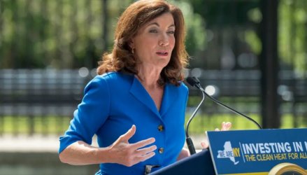 Hochul looking bad.JPG